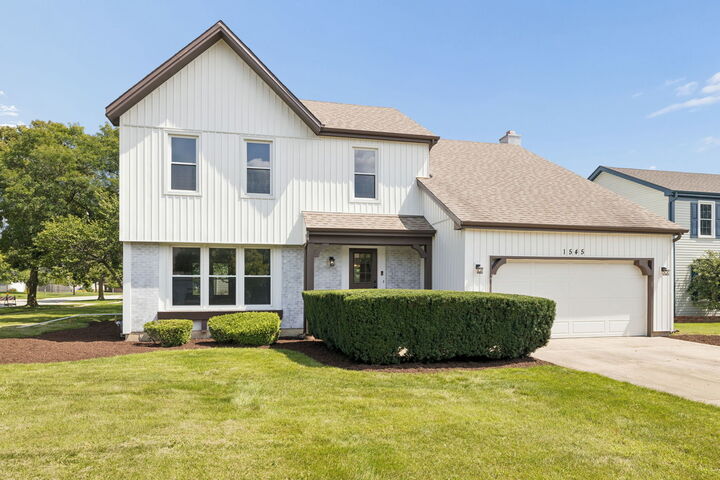 Property Photo:  1545 Scottdale Circle  IL 60189 
