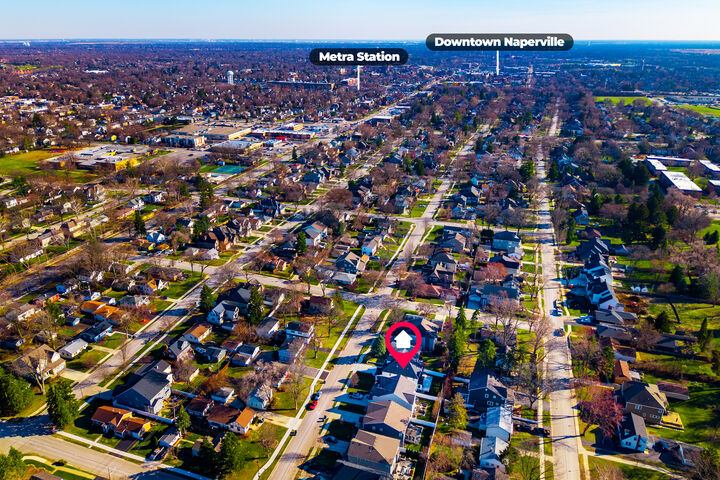 Property Photo: 1321 N Webster Street IL 60563