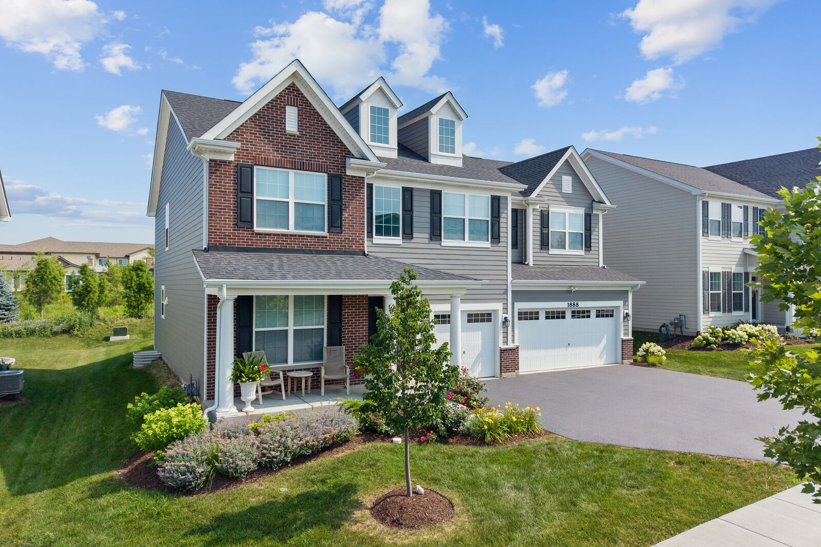 Property Photo:  1888 Sagebrook Drive  IL 60177 