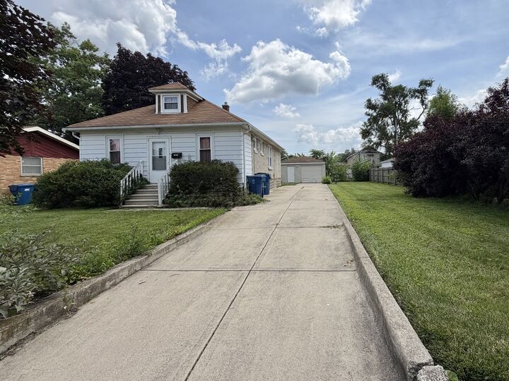 Property Photo: 14613 Avers Avenue IL 60445