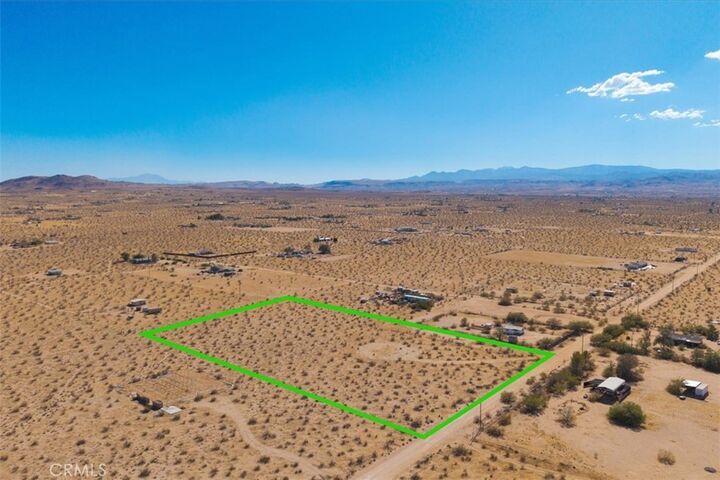 Property Photo:  60309 Applegate Way  CA 92285 