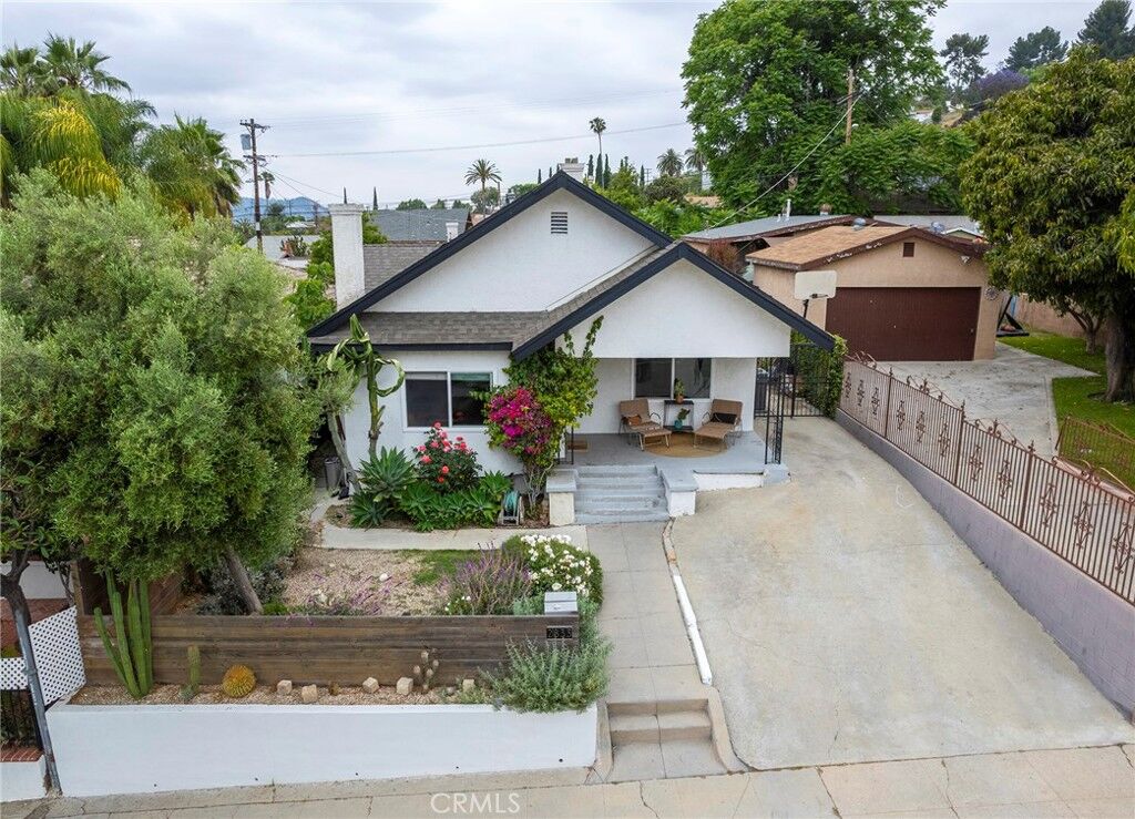 Property Photo:  2833 Elm  CA 90065 
