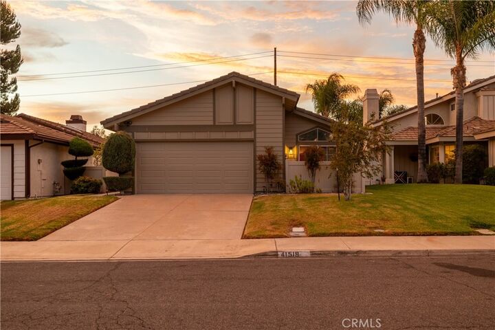 Property Photo: 41519 Avenida De La Reina CA 92592