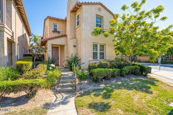 Property Photo:  368 E B Street  CA 93041 