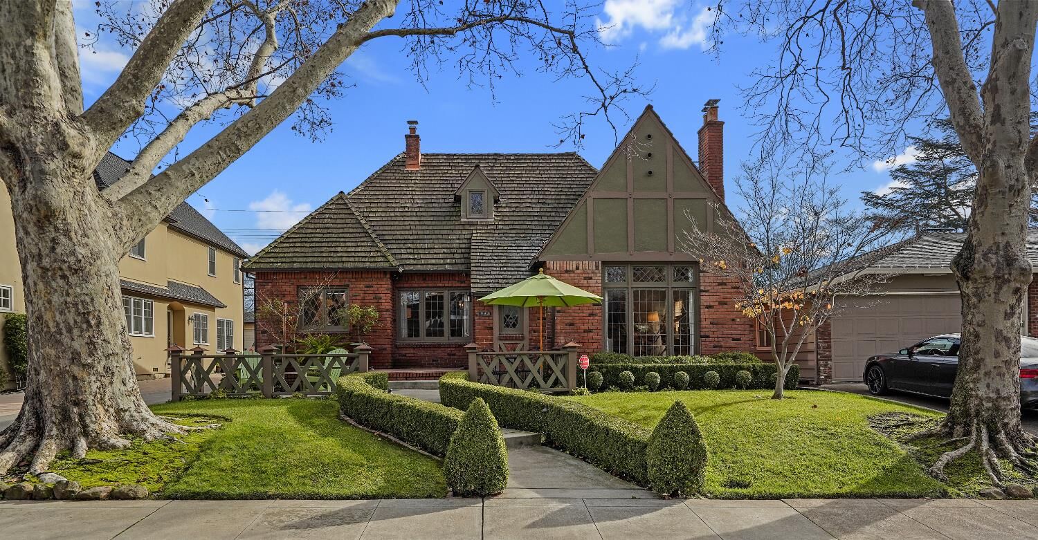 Property Photo:  941 45th Street  CA 95819 
