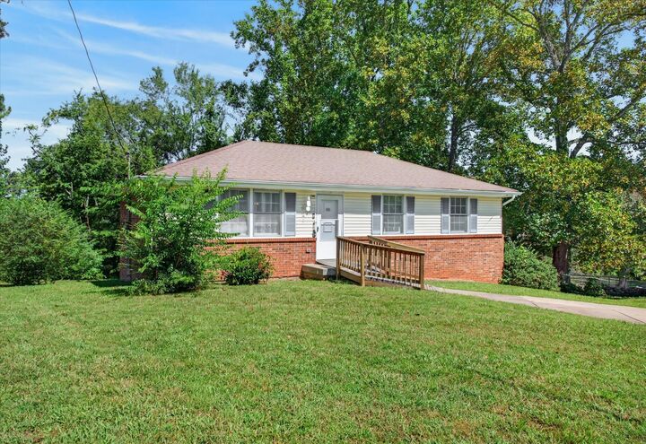 Property Photo: 621 Linda Ln TN 37042