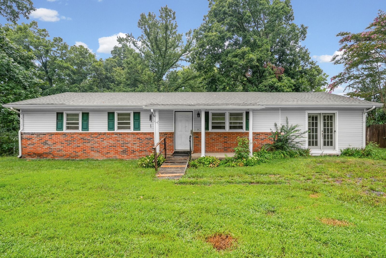 Property Photo:  1069 Palmyra Rd  TN 37040 