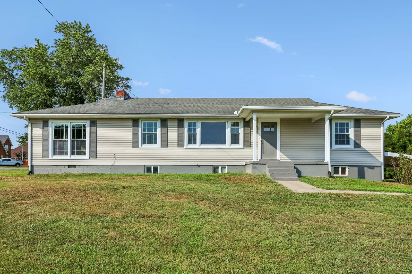 Property Photo:  1400 Union St  TN 37160 