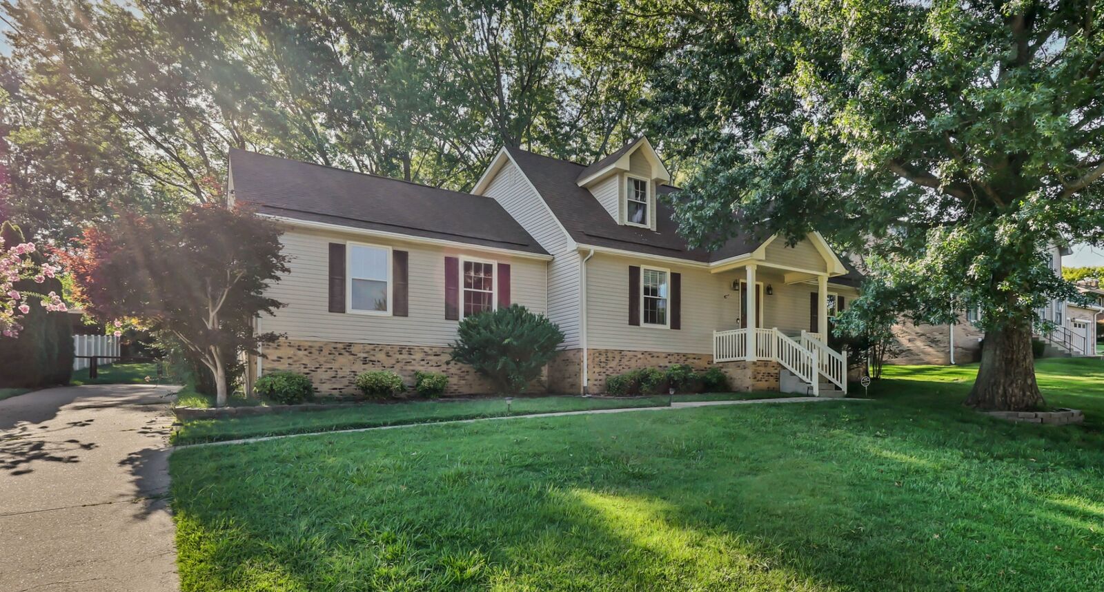 Property Photo: 1025 Hillshire Dr TN 37043