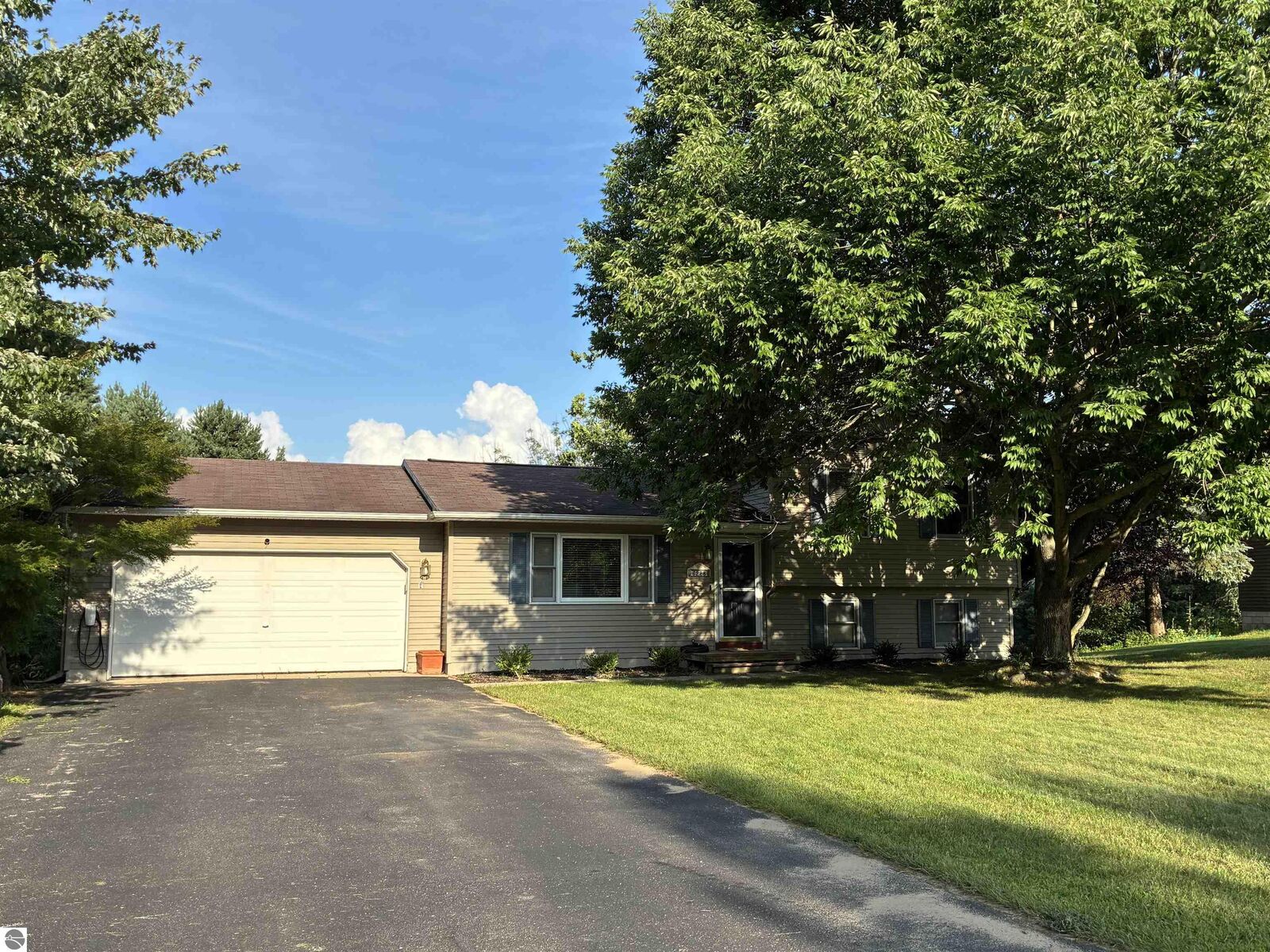 Property Photo: 6228 Applewood Lane MI 49690