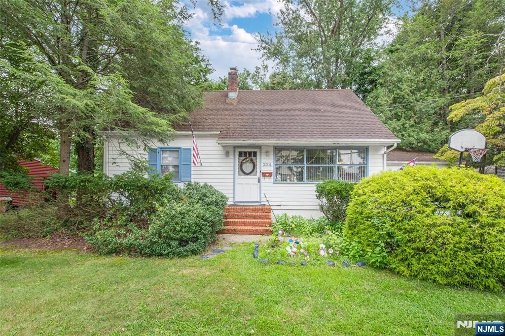 Property Photo:  234 E Glen Avenue  NJ 07450 