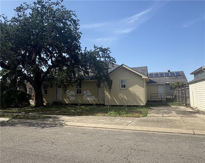 Property Photo: 2003 Spain Street LA 70117