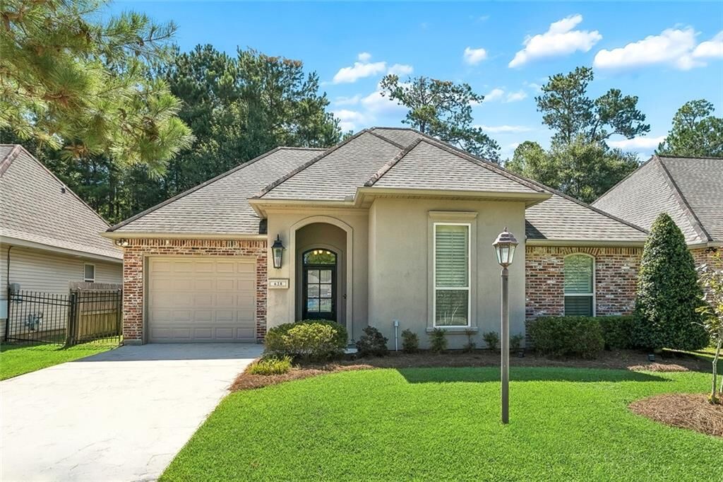 Property Photo:  628 Bateleur Way  LA 70435 