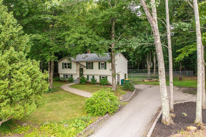 Property Photo:  4 Birchwood Avenue  NH 03867 