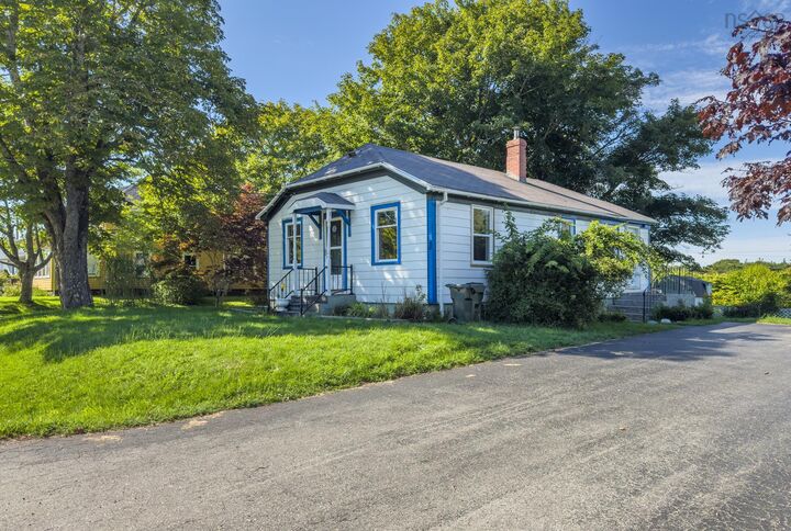 Property Photo:  102 Parade Street  NS B5A 3B5 