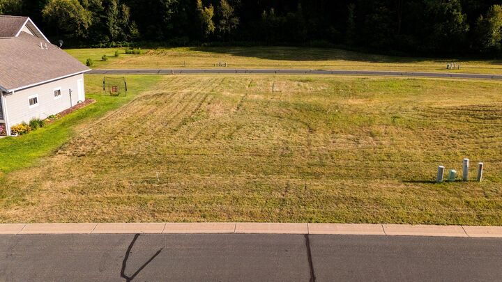Property Photo:  2725 Oakhurst Drive  MN 55041 
