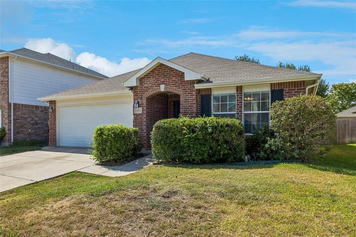 Property Photo: 4524 Willow Rock Lane TX 76244
