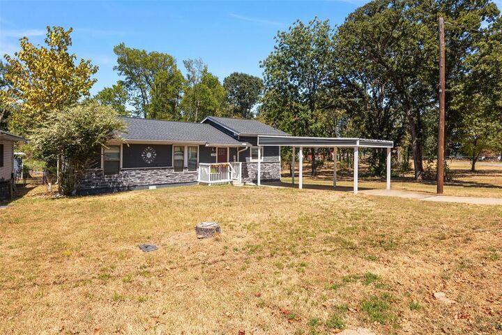 Property Photo: 120 Memorial Drive TX 75156