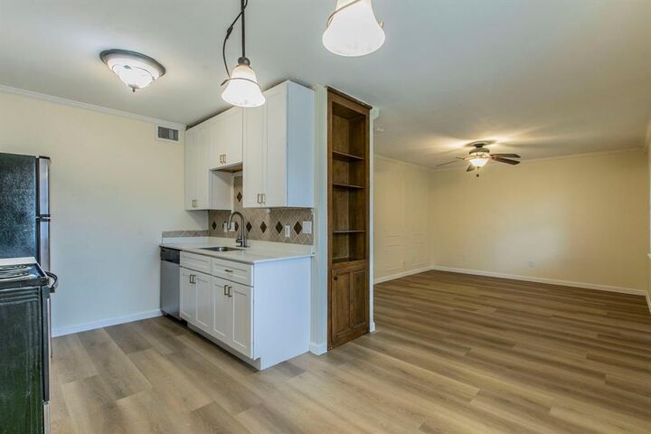 Property Photo: 1214 Baylor Avenue 205 TX 76706
