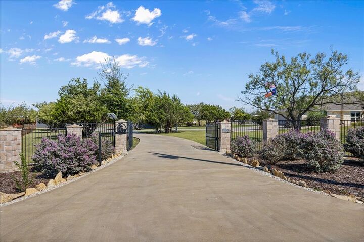 Property Photo:  120 Private Road 2658  TX 76690 