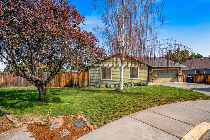 Property Photo:  2227 SW Newberry Court  OR 97756 