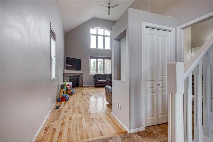 Property Photo:  135 Inglewood Drive  AB T4R 0A5 
