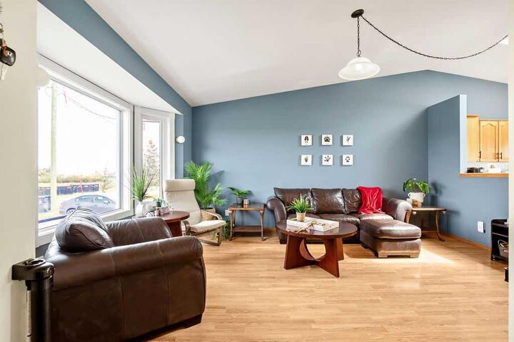Property Photo: 115 5 St AB T1Z 0T6