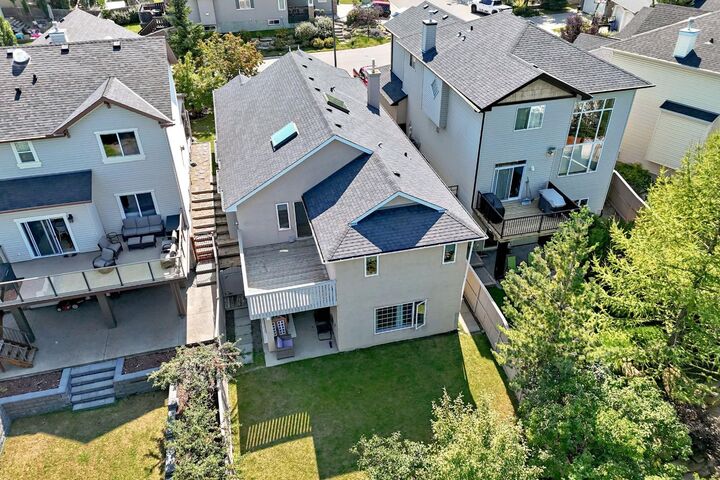 Property Photo:  13 Cresthaven Way SW  AB T3B 5X8 