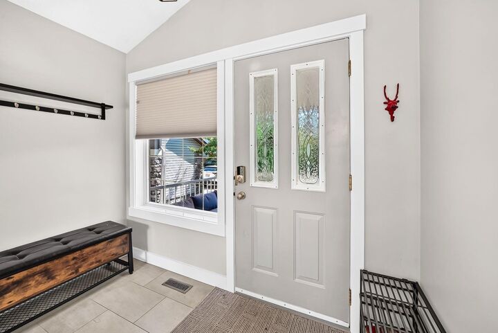 Property Photo: 13 Cresthaven Way SW AB T3B 5X8
