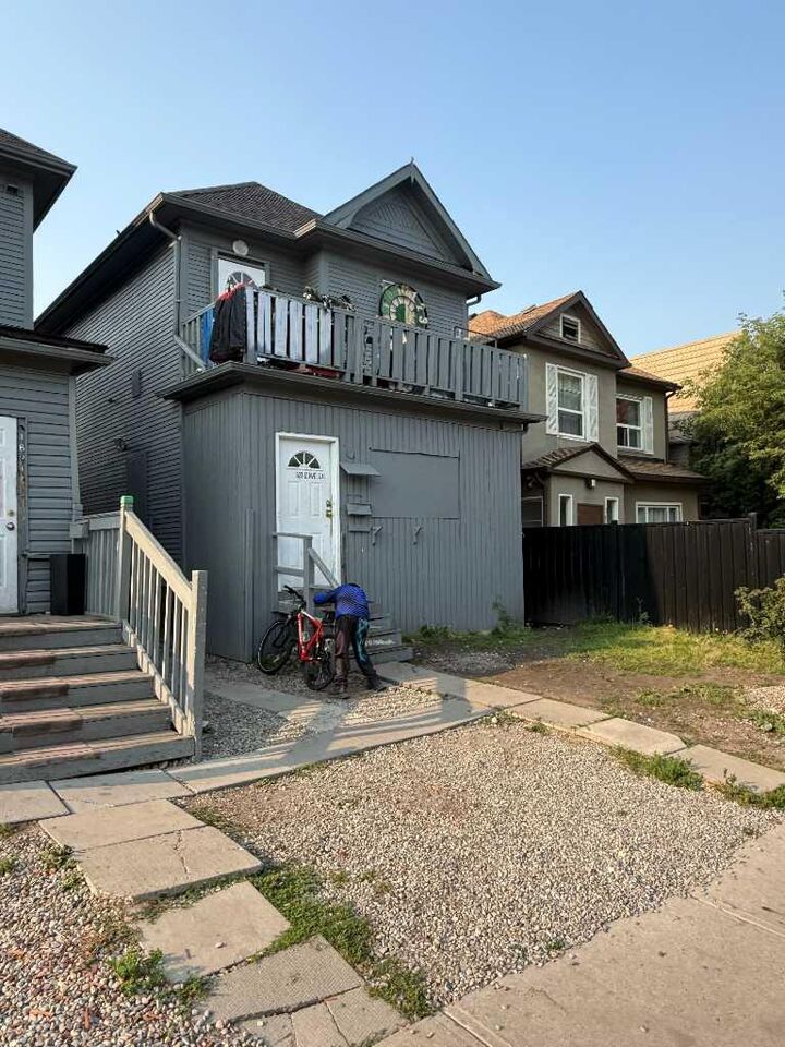 1623 12 Avenue SW — photo 1