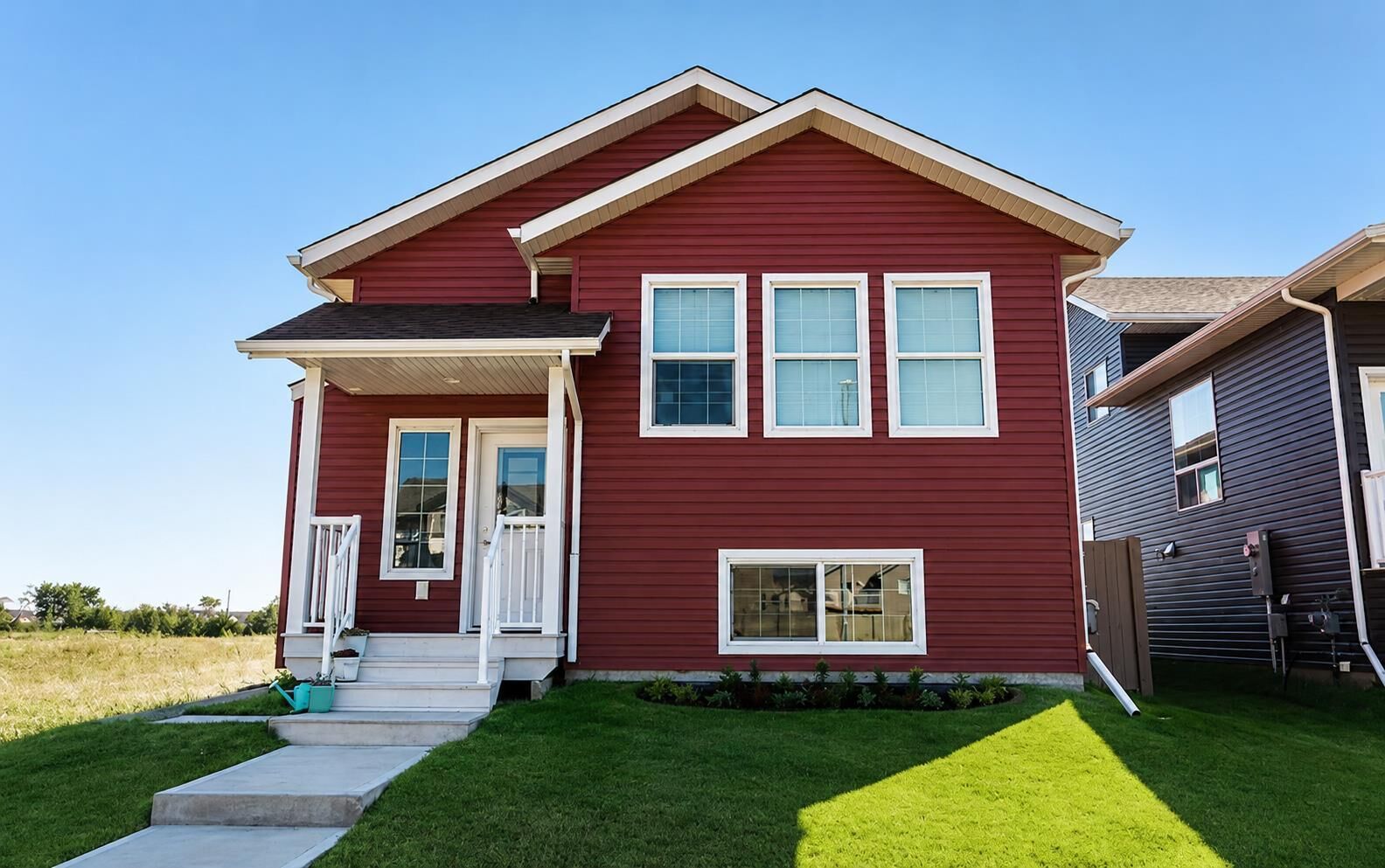 Property Photo:  9709 89 Street B  AB T8X 0R3 