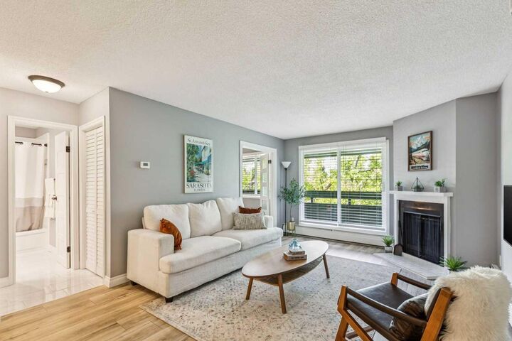 Property Photo: 315 Southampton Drive SW 8302 AB T2W 2T6