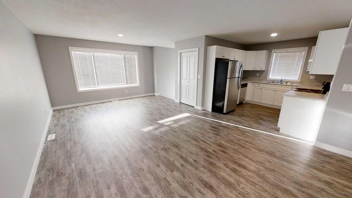 Property Photo: 9522 112 Avenue A AB T8X 5C8