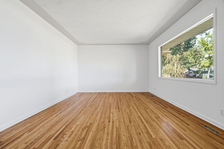 Property Photo: 100 Westminster Drive SW AB T3C 2T1