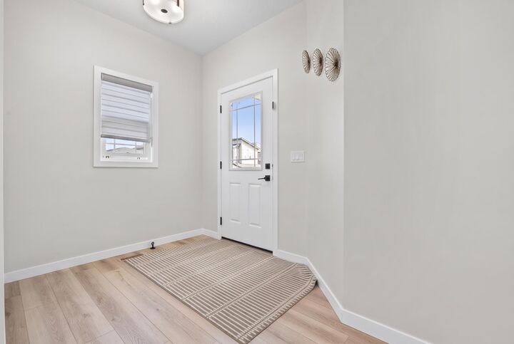 Property Photo: 1429 Chinook Gate Glen SW AB T4B 5J2