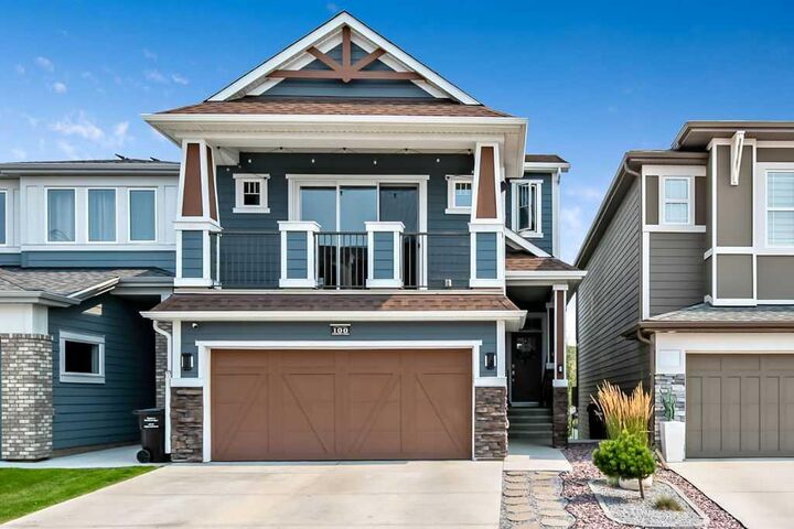 100 Cranbrook Gardens SE — photo 1