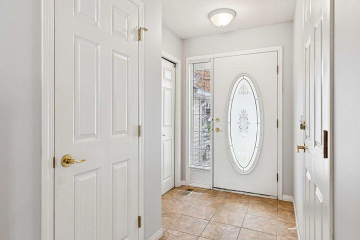 Property Photo:  33 Chaparral Ridge Terrace SE  AB T2X 3N6 