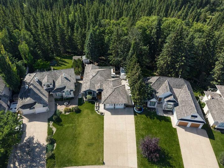 Property Photo: 9628 Wedgewood S AB T8W 2G5