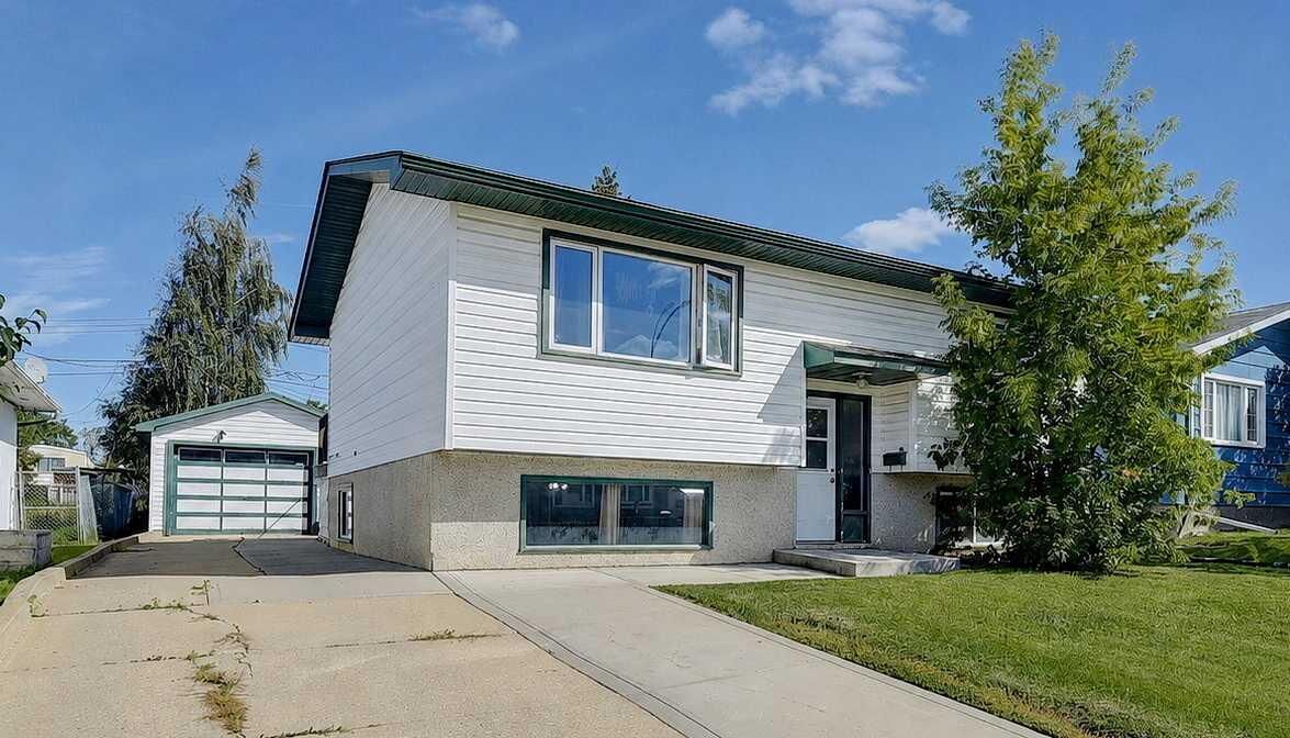 Property Photo:  9724 119 Avenue  AB T8V 5H7 