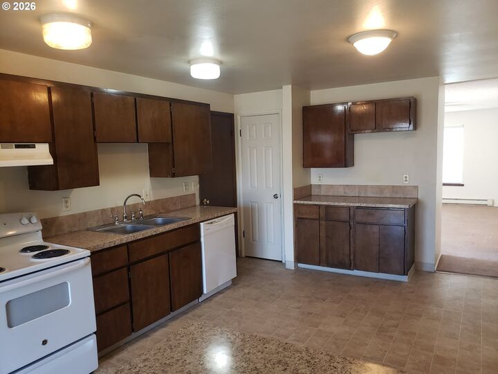 Property Photo:  4720 Merlin St  WA 98632 