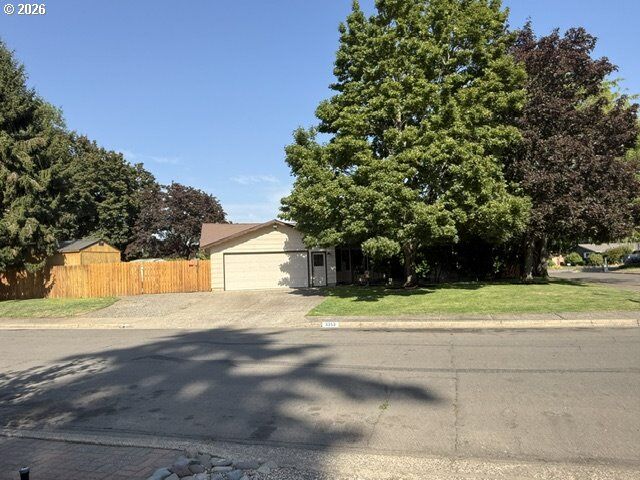 Property Photo: 3353 Wisteria St OR 97404