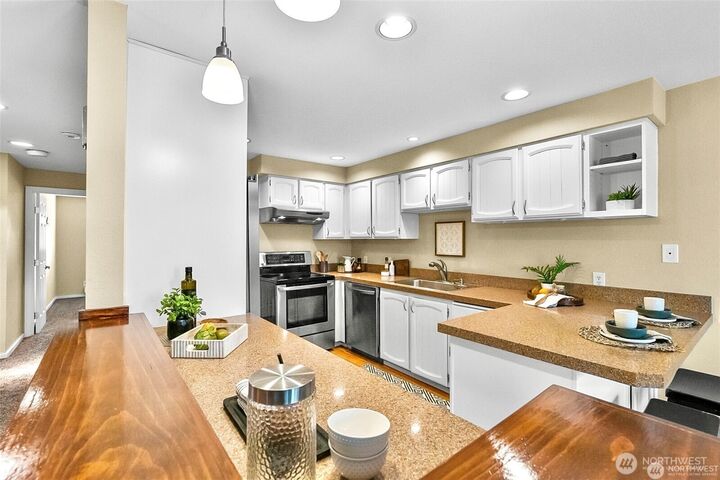 Property Photo: 629 Kirkland Way B11 WA 98033