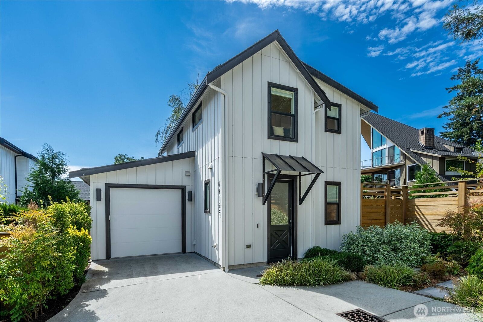 Property Photo:  6915  55th Avenue S B  WA 98118 