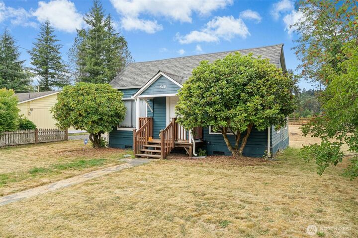 Property Photo:  515  1st Street  WA 98294 