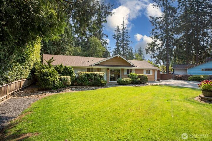 Property Photo:  5704  227th Street SW  WA 98043 