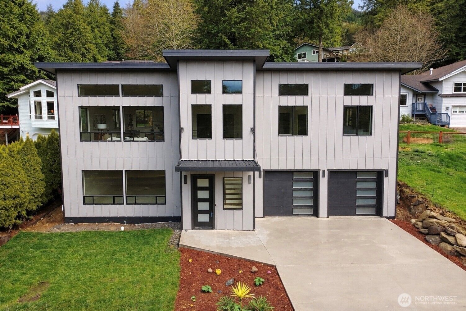 Property Photo: 647 Rainbow Drive WA 98284