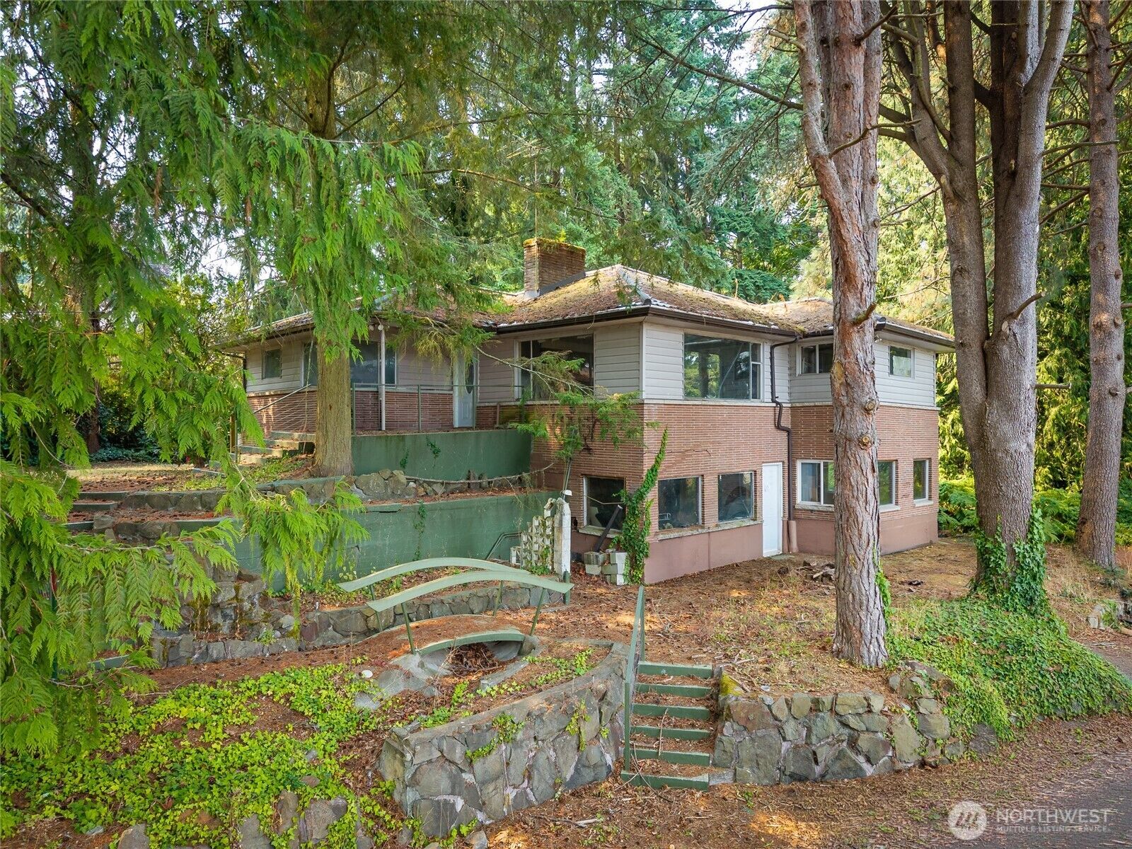 Property Photo: 7915 240th Street SW WA 98026