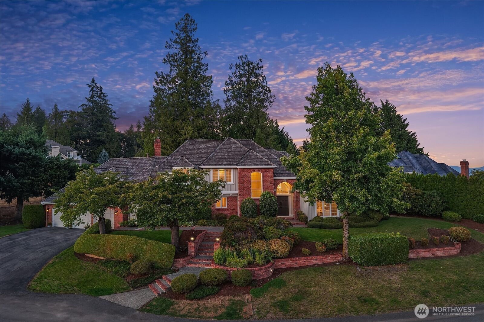 Property Photo: 23214 SE 47th Way WA 98075
