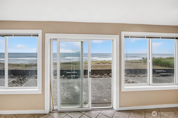 Property Photo:  1443  Ocean Shores Boulevard SW 102  WA 98569 