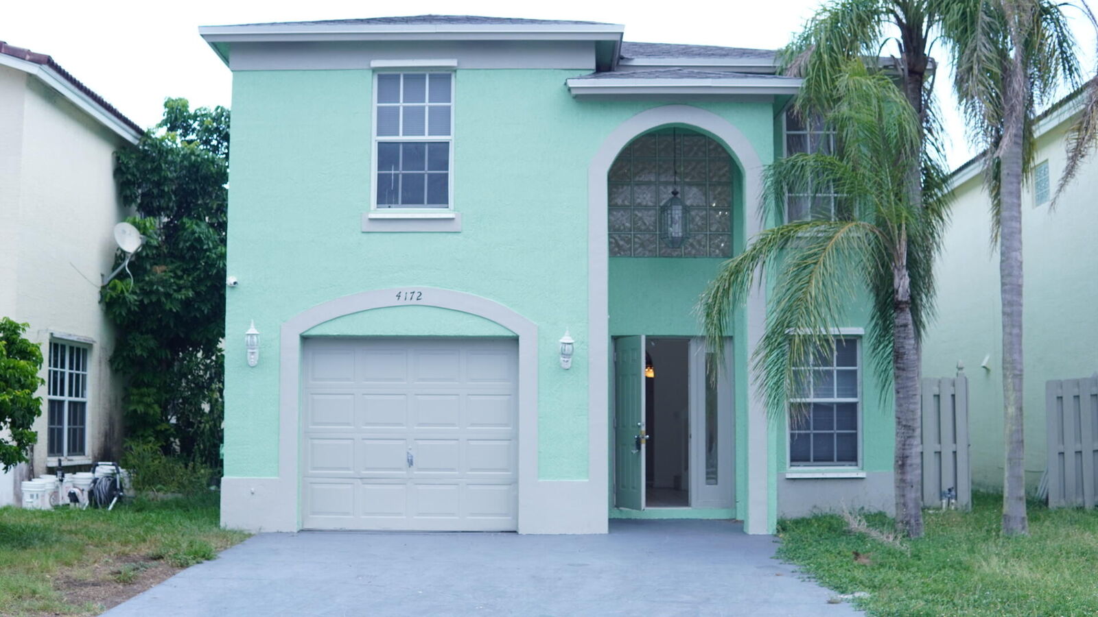 Property Photo: 4172 Pine Hollow Circle FL 33463